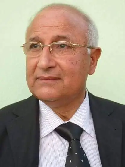 (آن له أن يستغرق في رحلته)