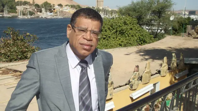 À فتحي عبدالسميع ترجمتي لنص"عيد الحب":