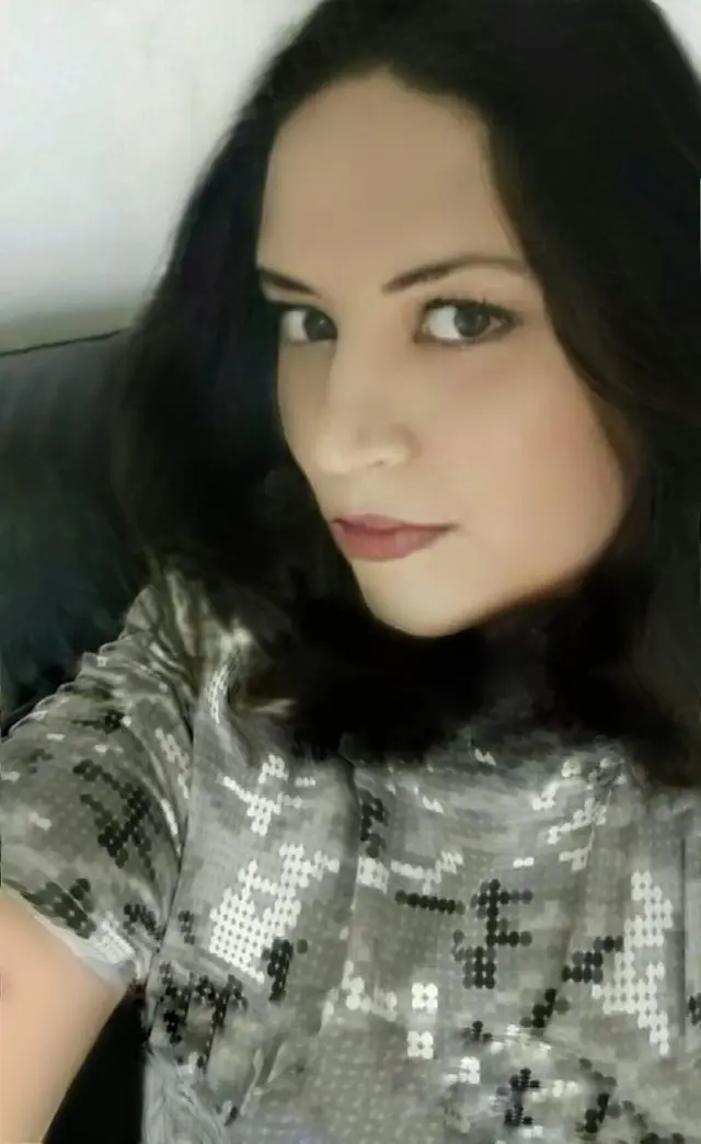 أريد أن أكون قصيدة. أريد أن أكتب، إلى أن أصبح أنا قصيدة. قصيدتي أنا.