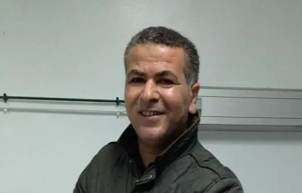 كصوت أَسْوَد