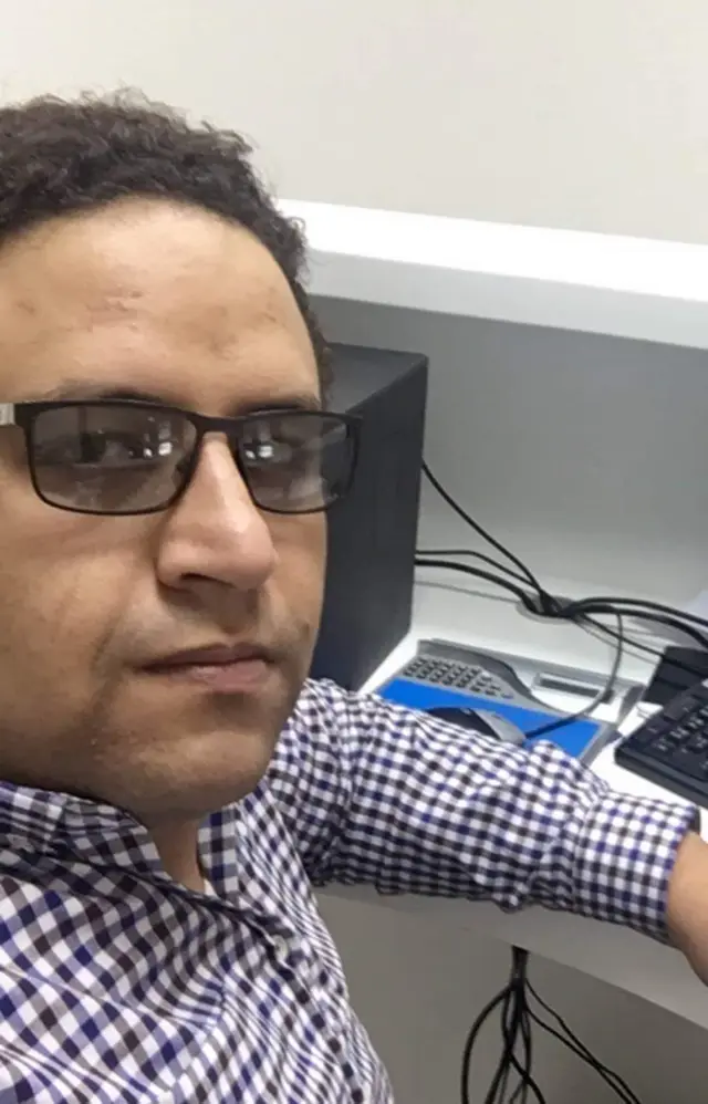 "سوداء من حزني، بيضاء من فرحي"