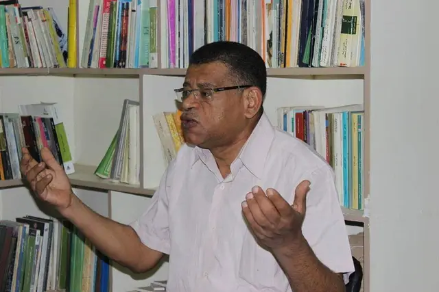 ماذا حدث للدكتور صلاح فضل ــــــــــــــــــــــــــــــــــــــــــــــــــــــــــــــ فتحي عبد السميع