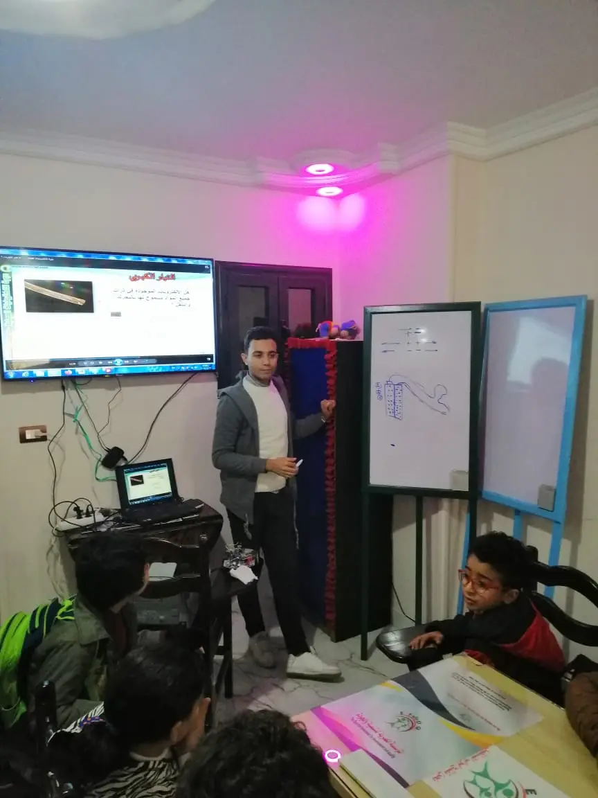 Photograph 13 from: The Know Your Robot project, delivered by the EFDQ team