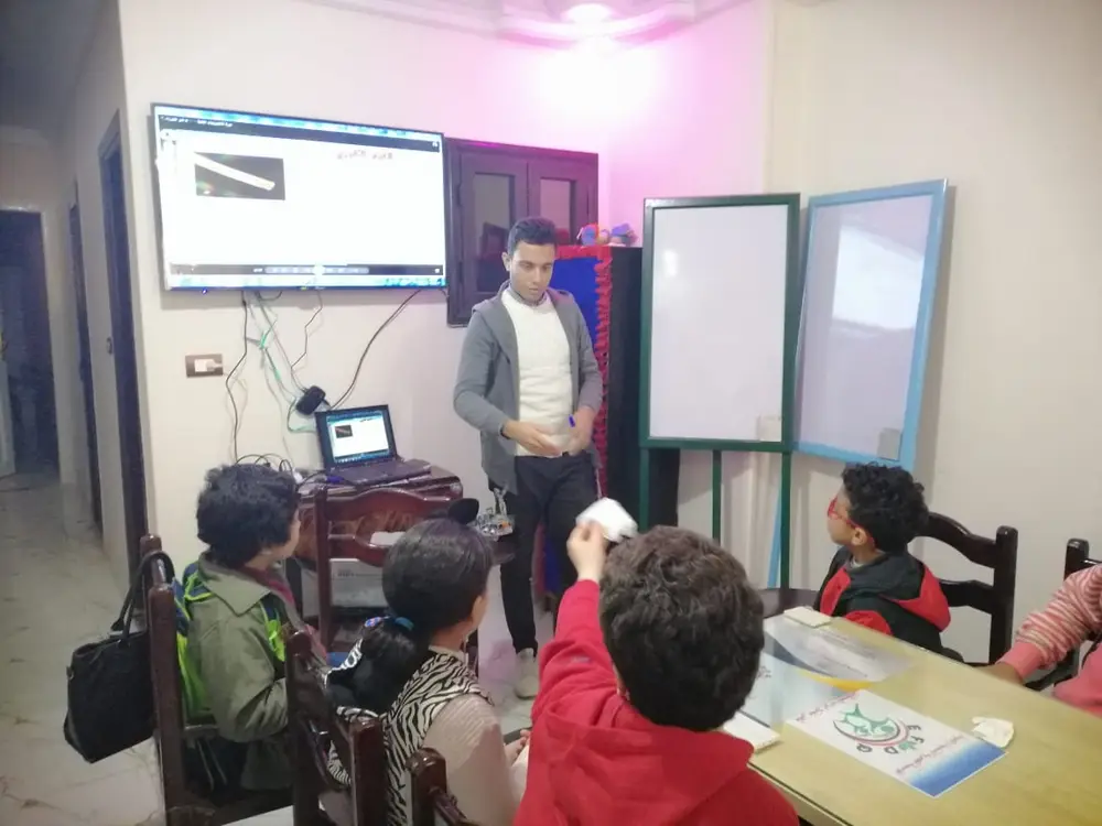 Photograph 14 from: The Know Your Robot project, delivered by the EFDQ team
