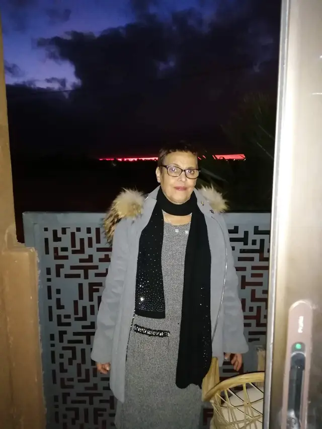 أحْزانُ ضِفْدَعَةٍ..