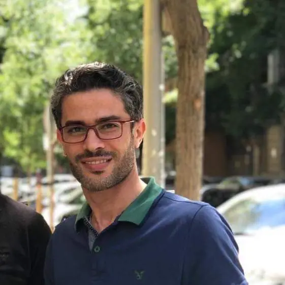 منذُ مدة ٍوأنا أرِقٌ ولي جارٌ يملك من الخرافِ قطيعًا لا بأس به ِ حريصٌ عليهِ