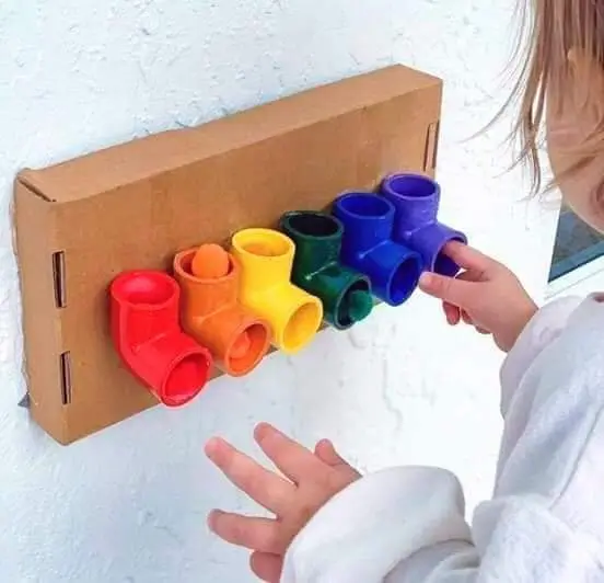 Photograph 6 from: Activities Suited to Children Aged One to Two